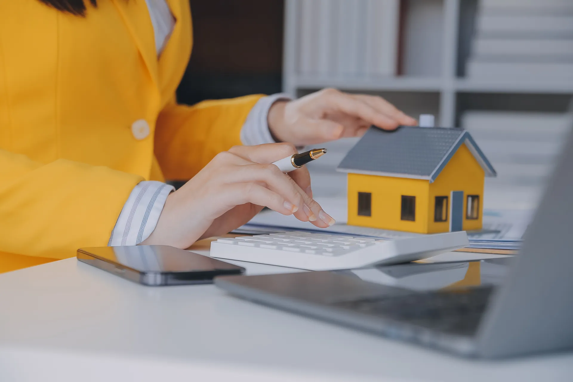 Real estate agent Delivering sample homes to customers mortgage loan contracts Make a contract for hire purchase and sale of a house and home insurance contracts home mortgage loan concepts